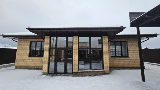 Дом из газосиликатных блоков, облицованный кирпичом